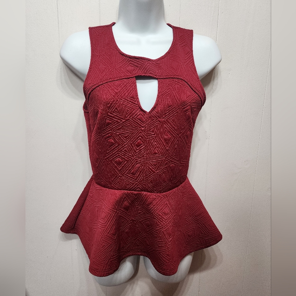 NWT‎ Charlotte Russe Sleeveless Top Medium Burgundy Keyhole Casual Office C255